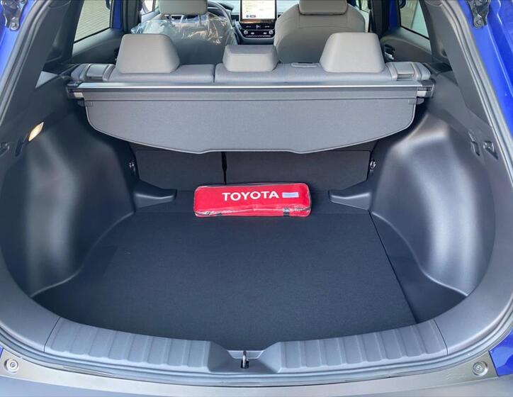 Toyota Corolla Cross 8