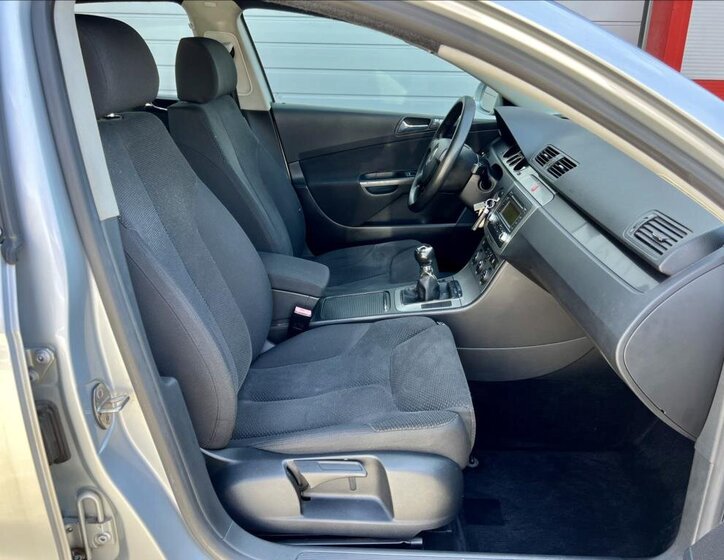 Volkswagen Passat Sedan / Limuzína 2,0 l 110 kw