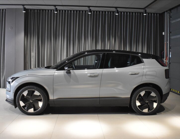 Volvo EX30 SUV / Terénní 0,0 315 kw