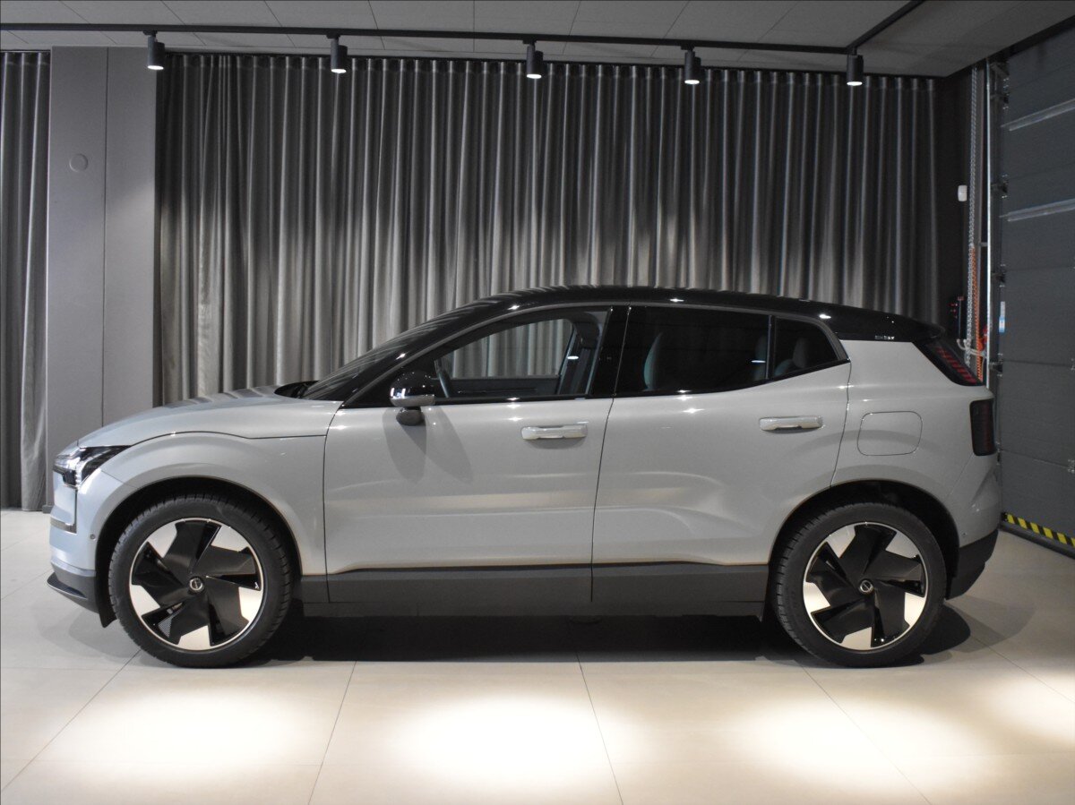 Volvo EX30 SUV / Terénní 0,0 315 kw