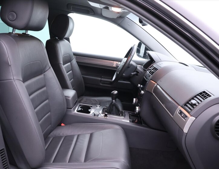 Volkswagen Touareg SUV / Terénní 3,0 l 176 kw