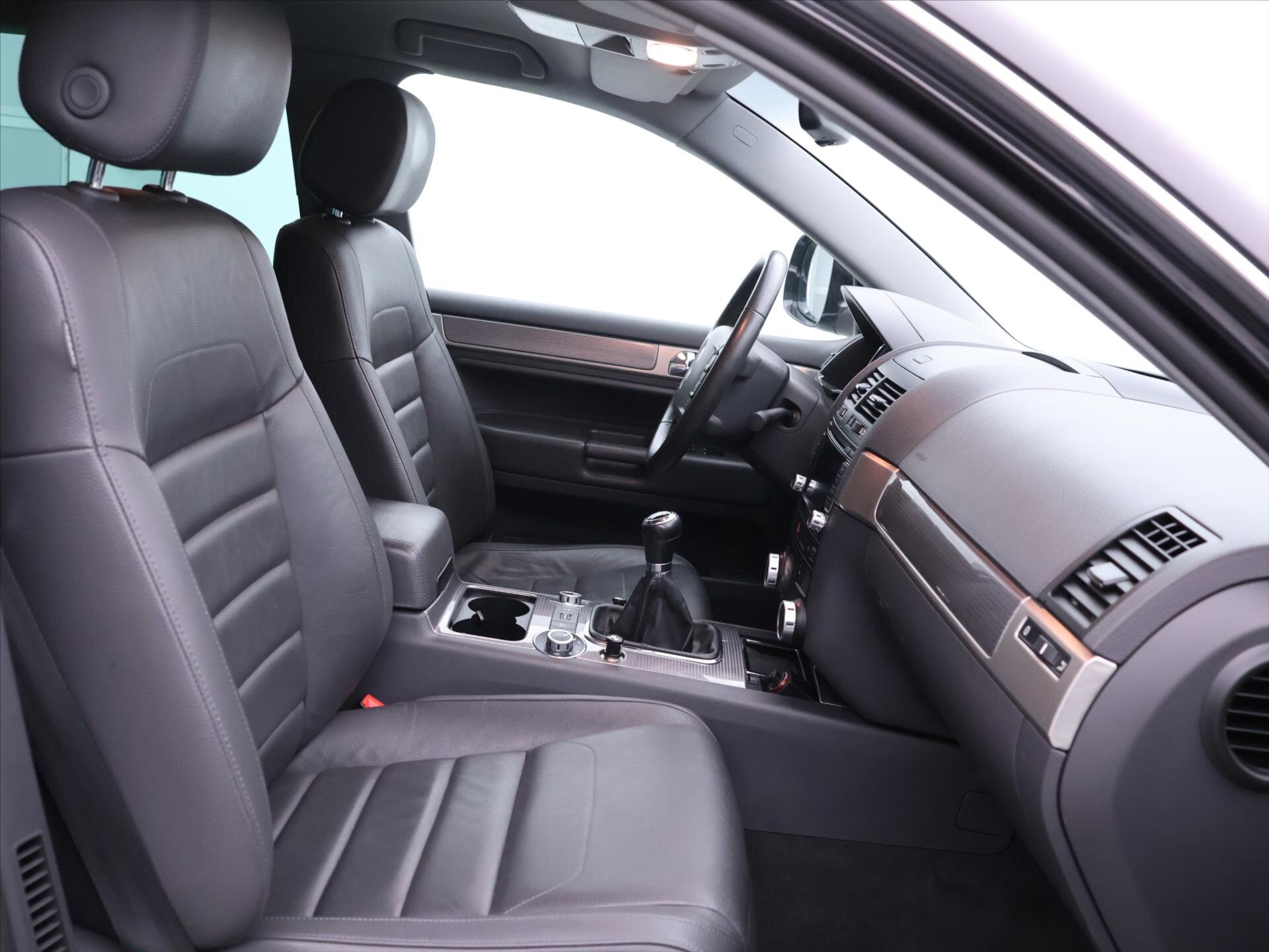 Volkswagen Touareg SUV / Terénní 3,0 l 176 kw