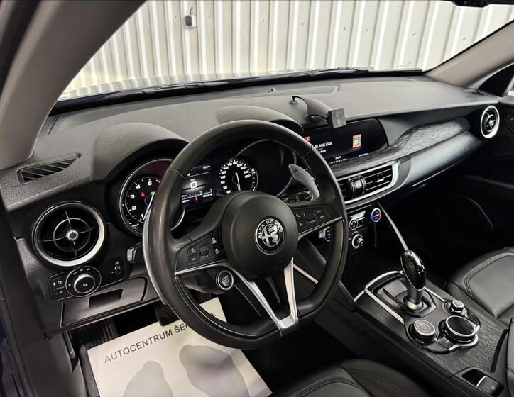 Alfa Romeo Stelvio 16