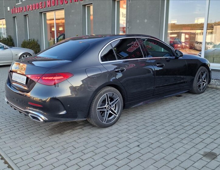 Mercedes-Benz Třídy C Sedan / Limuzína 2,0 l 147 kw