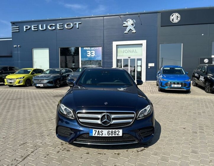Mercedes-Benz Třídy E Sedan / Limuzína 2,0 l 143 kw