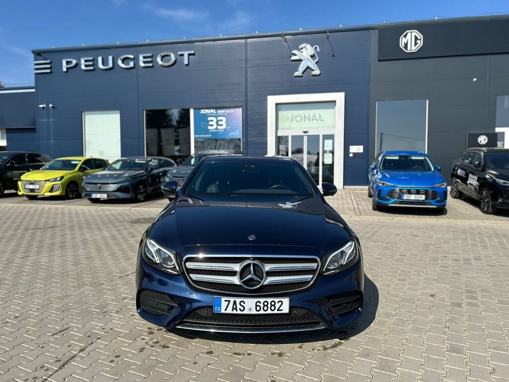 Mercedes-Benz Třídy E Sedan / Limuzína 2,0 l 143 kw