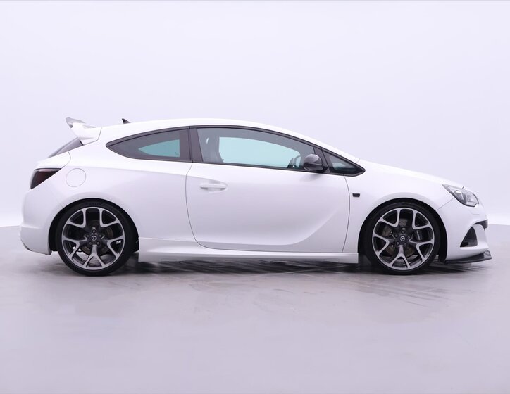 Opel Astra Hatchback 2,0 l 206 kw