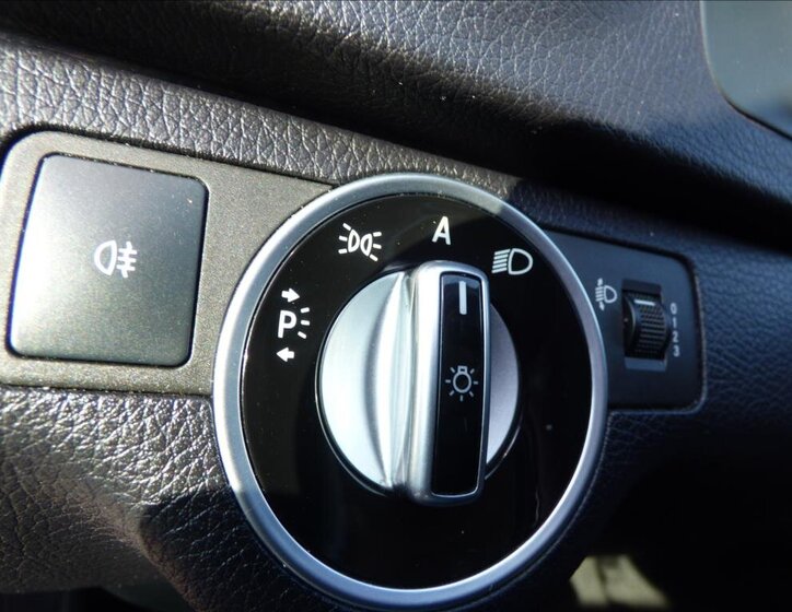 Mercedes-Benz Třídy C Sedan / Limuzína 2,1 l 88 kw