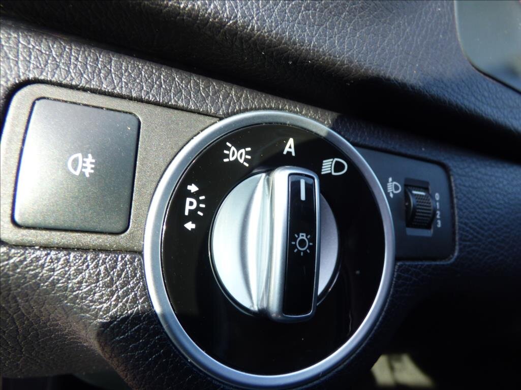 Mercedes-Benz Třídy C Sedan / Limuzína 2,1 l 88 kw