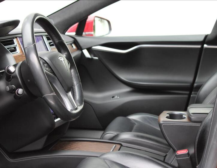 Tesla Model S 14