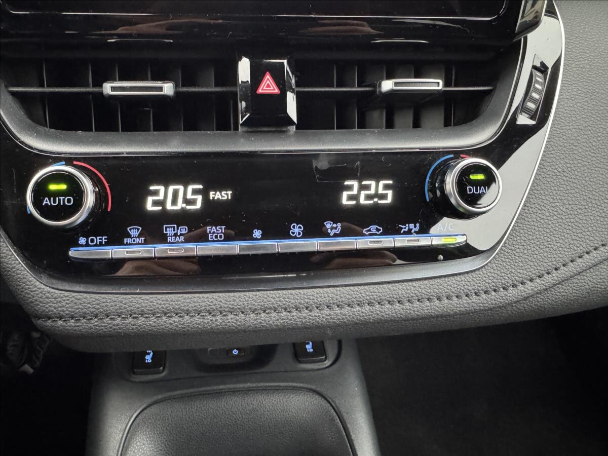 Toyota Corolla Sedan / Limuzína 1,8 l 72 kw