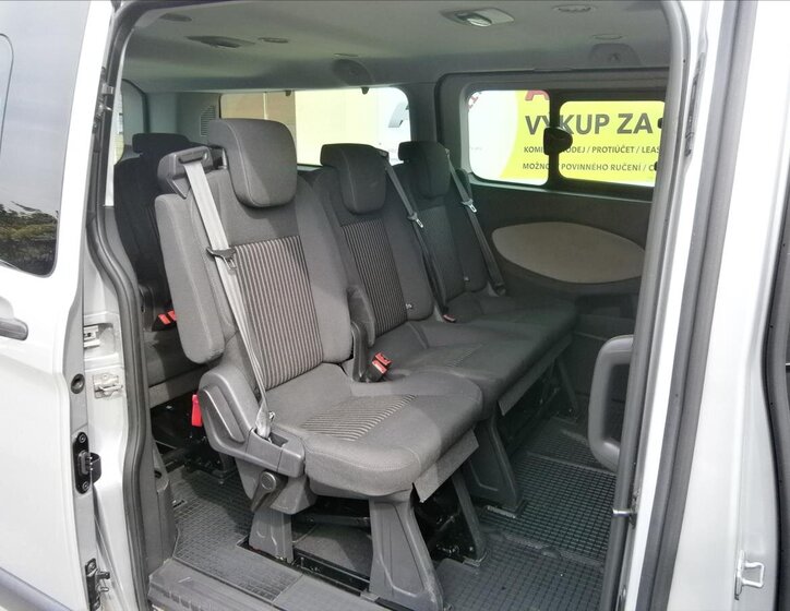 Ford Tourneo Custom 9