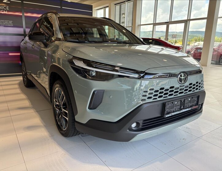 Toyota Corolla Cross SUV / Terénní 2,0 l 131 kw