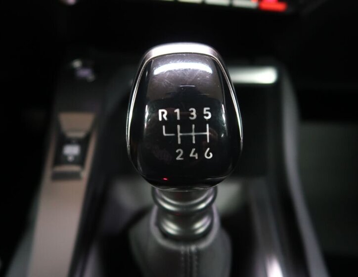 Peugeot 308 Hatchback 1,2 l 96 kw