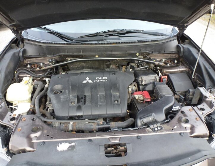 Mitsubishi Outlander Kombi 2,3 l 130 kw