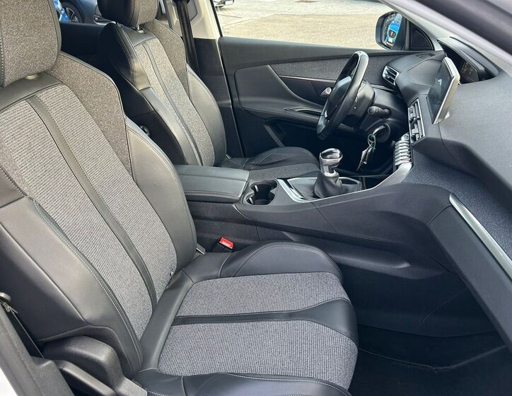 Peugeot 3008 SUV 1,5 l 96 kw