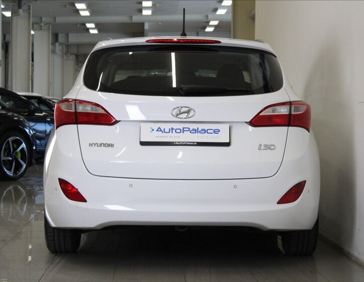 Hyundai i30 Kombi 1,6 l 99 kw