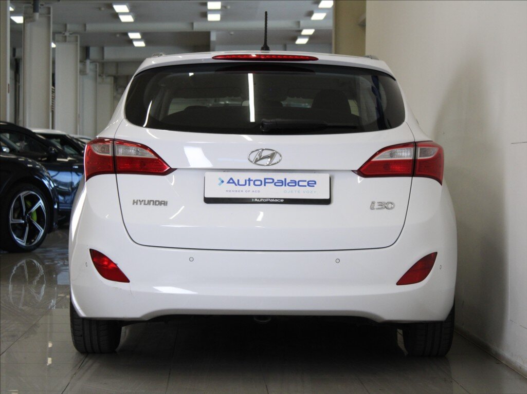 Hyundai i30 Kombi 1,6 l 99 kw
