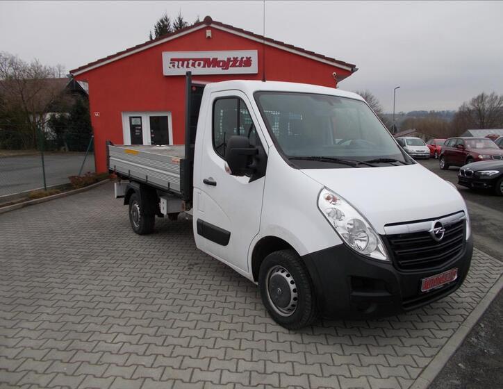 Opel Movano 1