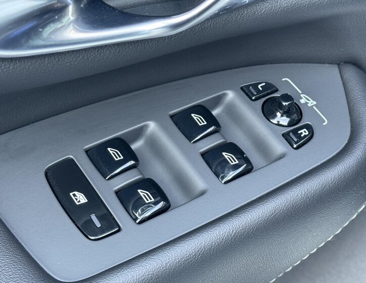 Volvo XC90 SUV / Terénní 2,0 l 173 kw