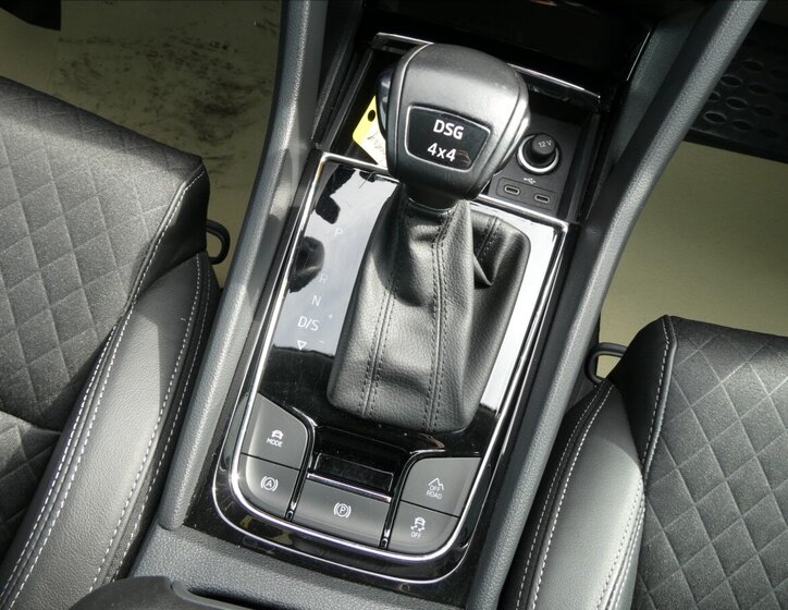 Škoda Karoq SUV / Terénní 2,0 l 110 kw