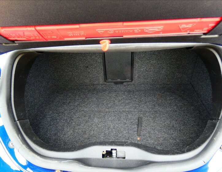 Volkswagen New Beetle Kabriolet 1,6 l 75 kw