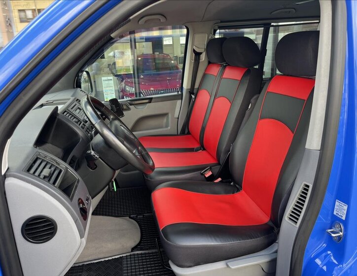 Volkswagen Caravelle MPV 2,5 l 96 kw