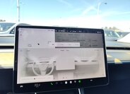 Tesla Model 3 Sedan / Limuzína 0,0 155 kw