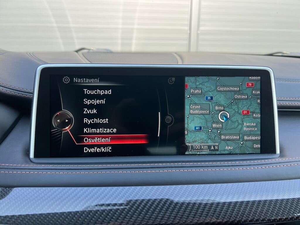 BMW X6 SUV / Terénní 4,4 l 512 kw