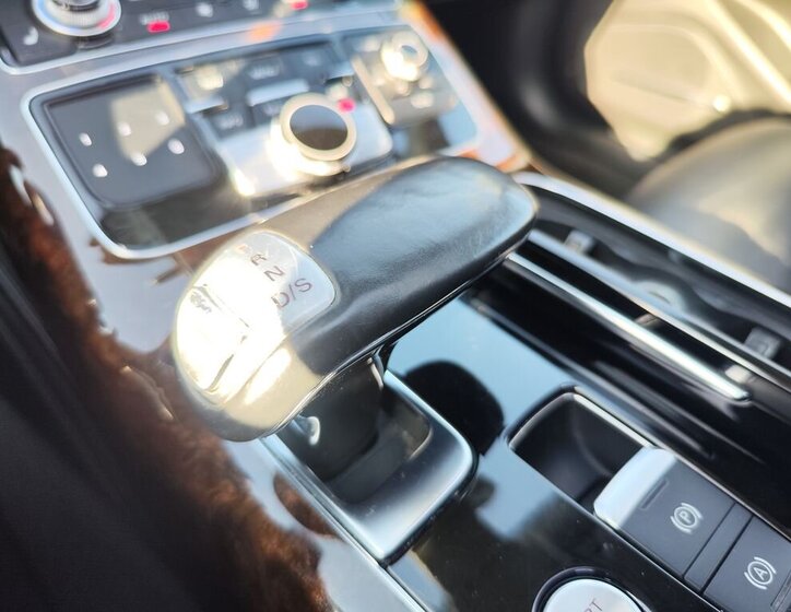 Audi A8 Sedan / Limuzína 3,0 l 190 kw