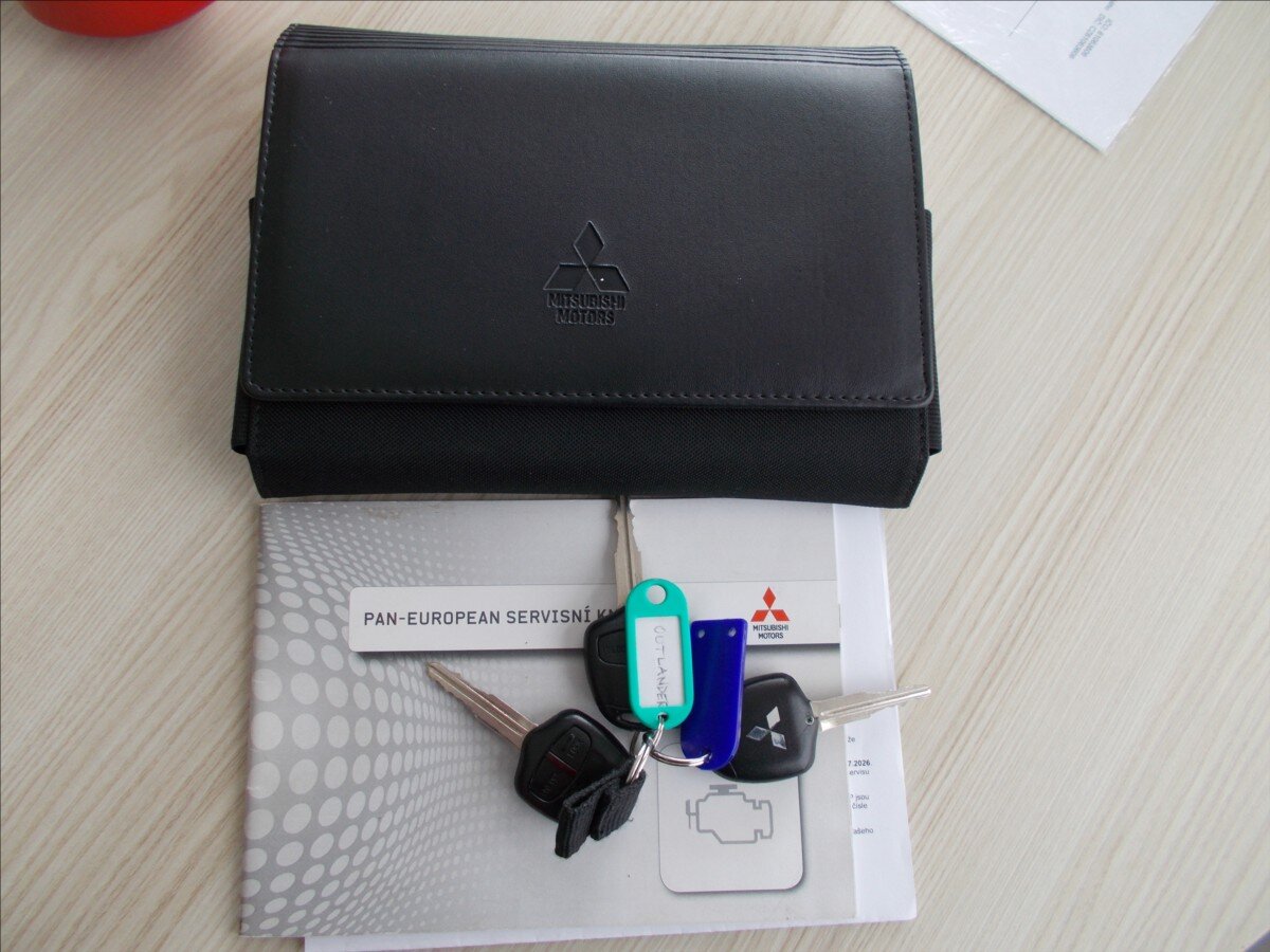 Mitsubishi Outlander SUV / Terénní 2,0 l 110 kw