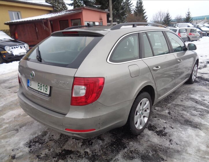 Škoda Superb Kombi 1,6 l 77 kw
