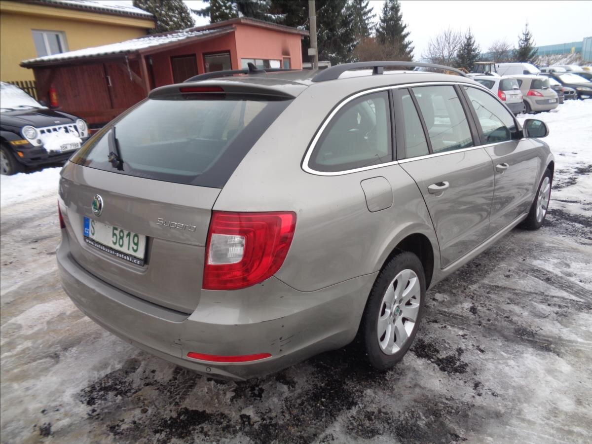 Škoda Superb Kombi 1,6 l 77 kw