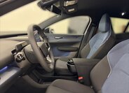 Volvo EX30 SUV / Terénní 0,0 200 kw