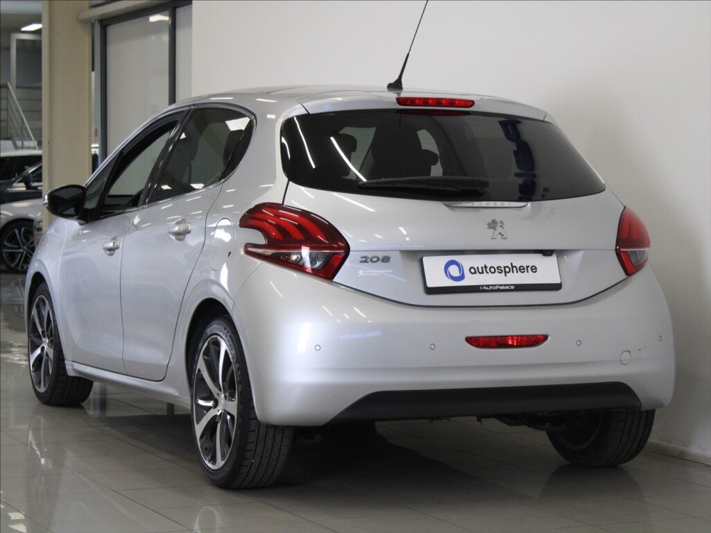 Peugeot 208 Hatchback 1,2 l 81 kw