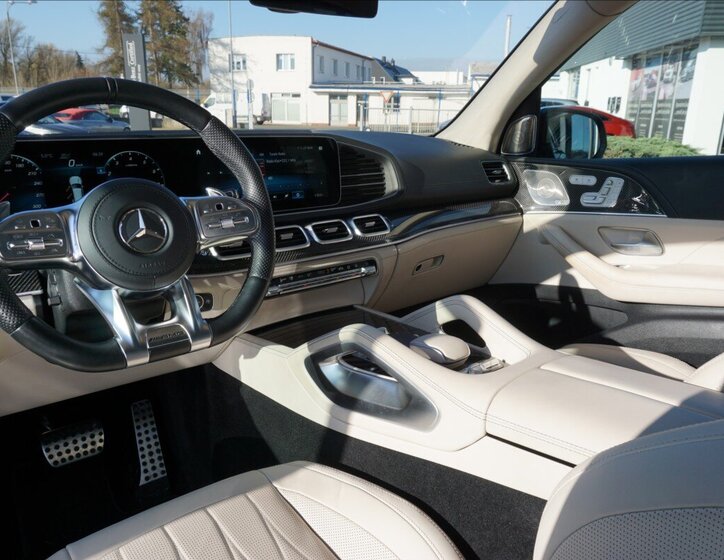 Mercedes-Benz GLS SUV / Terénní 4,0 l 450 kw