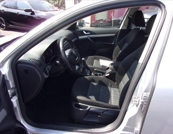 Škoda Octavia 14