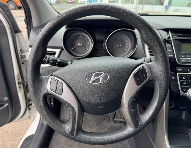 Hyundai i30 14