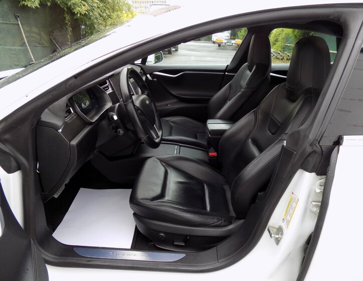 Tesla Model S Sedan / Limuzína 1,0 576 kw