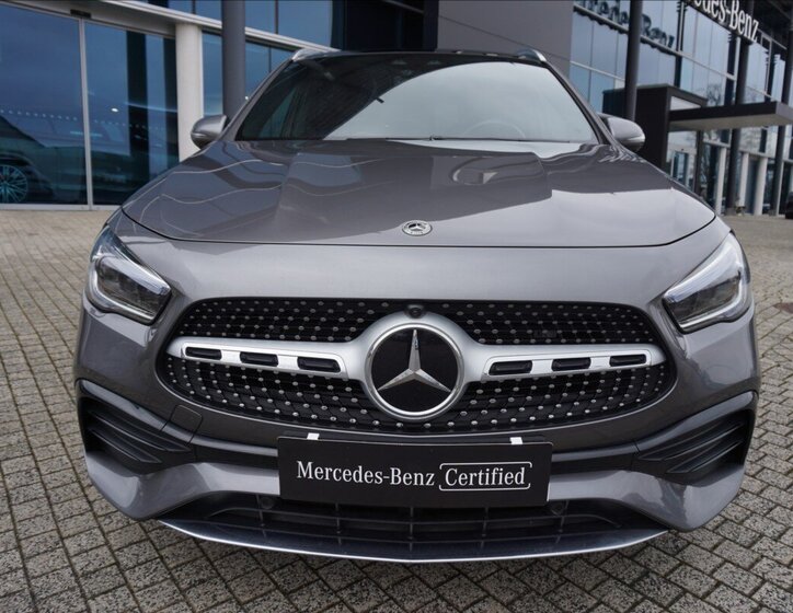 Mercedes-Benz GLA SUV 2,0 l 165 kw
