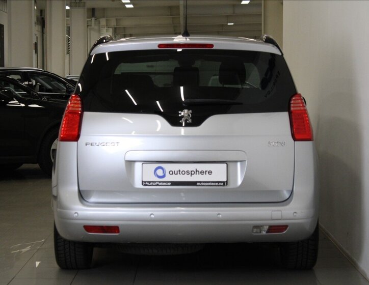 Peugeot 5008 4