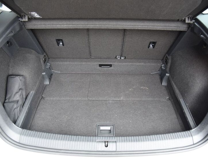 Volkswagen Golf Sportsvan 38