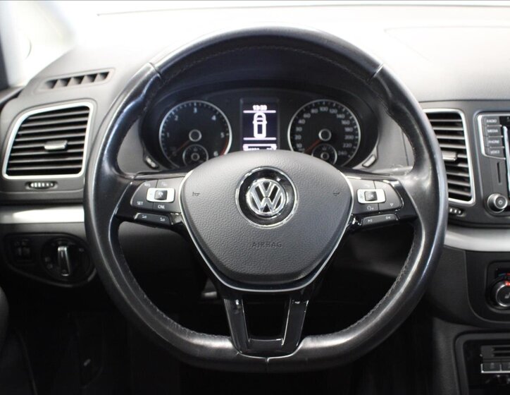 Volkswagen Sharan MPV 2,0 l 110 kw