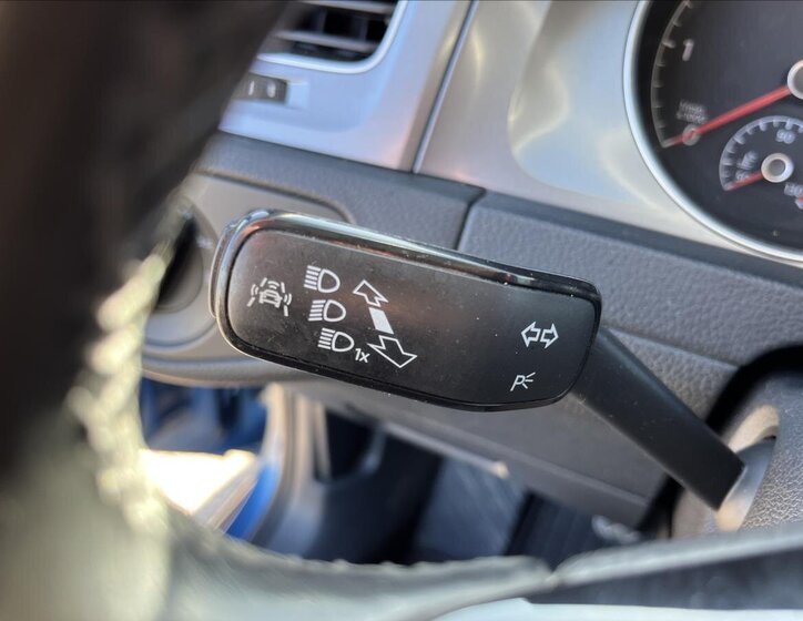 Volkswagen Golf Kombi 1,6 l 81 kw