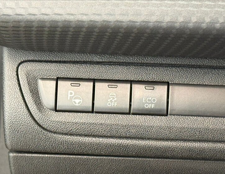 Peugeot 208 Hatchback 1,2 l 81 kw