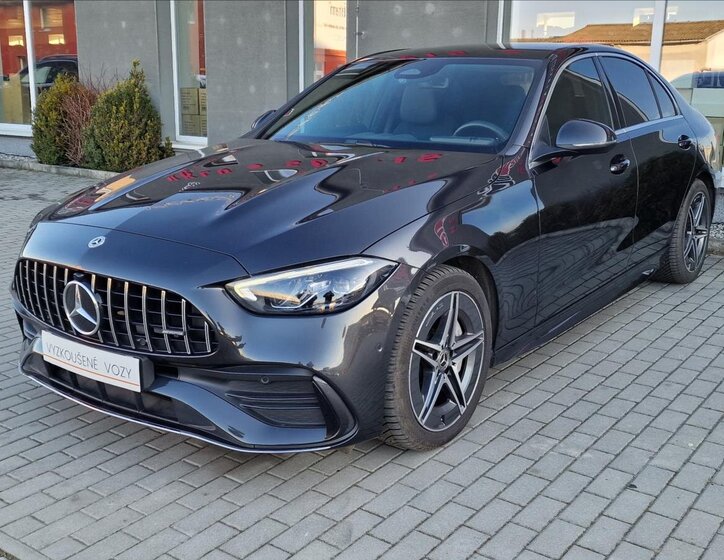 Mercedes-Benz Třídy C Sedan / Limuzína 2,0 l 147 kw