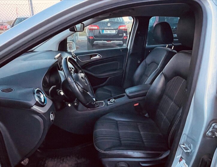 Mercedes-Benz Třídy B MPV 1,6 l 138 kw