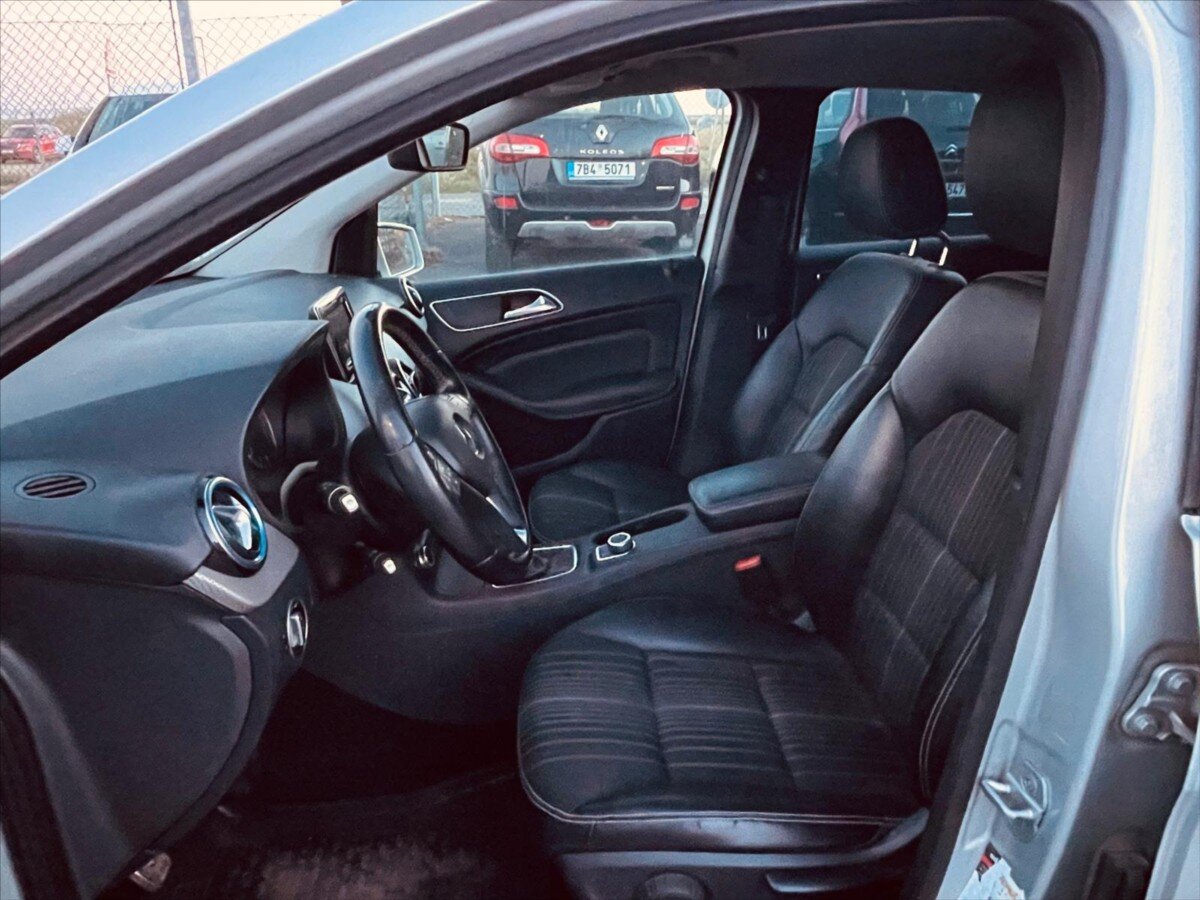 Mercedes-Benz Třídy B MPV 1,6 l 138 kw