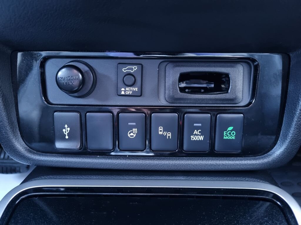 Mitsubishi Outlander SUV / Terénní 2,4 l 165 kw