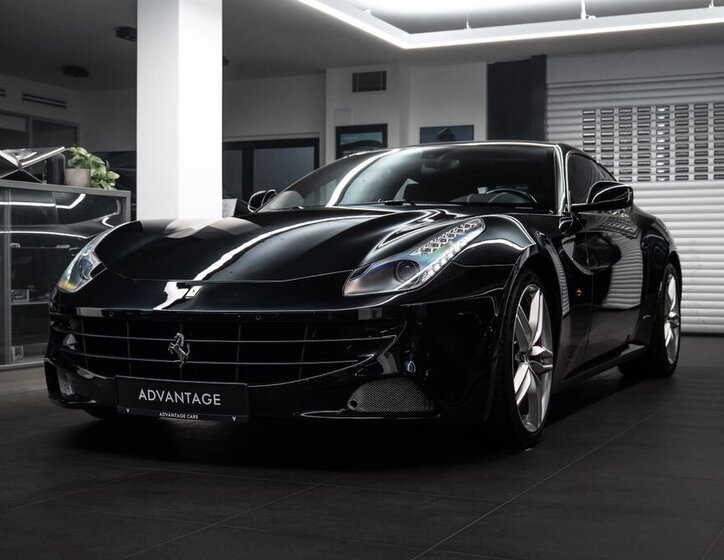 Ferrari FF Kupé 6,3 l 486 kw